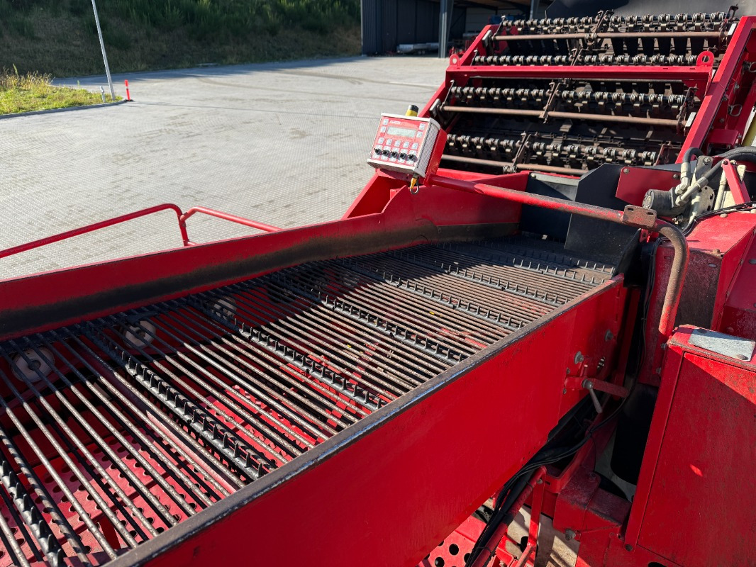 حصادة البطاطس GRIMME SE-150-60-NB: صور 8