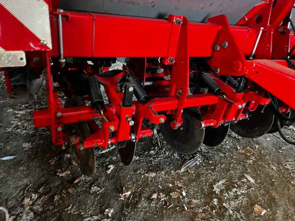 Grimme GL 430 - آلة حصاد: صور 4 Grimme GL 430 - آلة حصاد: صور 4