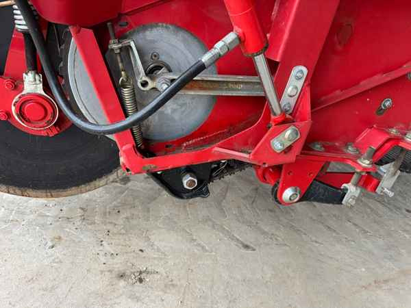 Grimme GT-170-M - آلة حصاد: صور 4 Grimme GT-170-M - آلة حصاد: صور 4