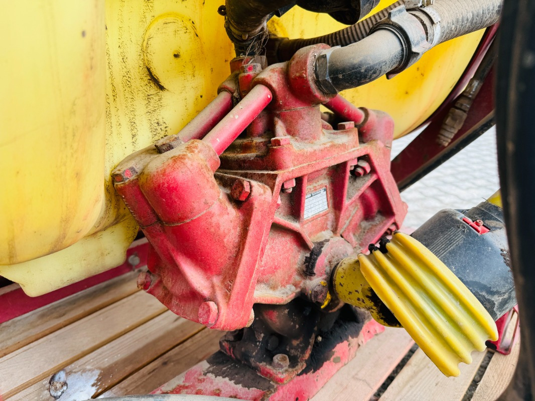 Kverneland UN-1350 - آلة حصاد: صور 3 Kverneland UN-1350 - آلة حصاد: صور 3