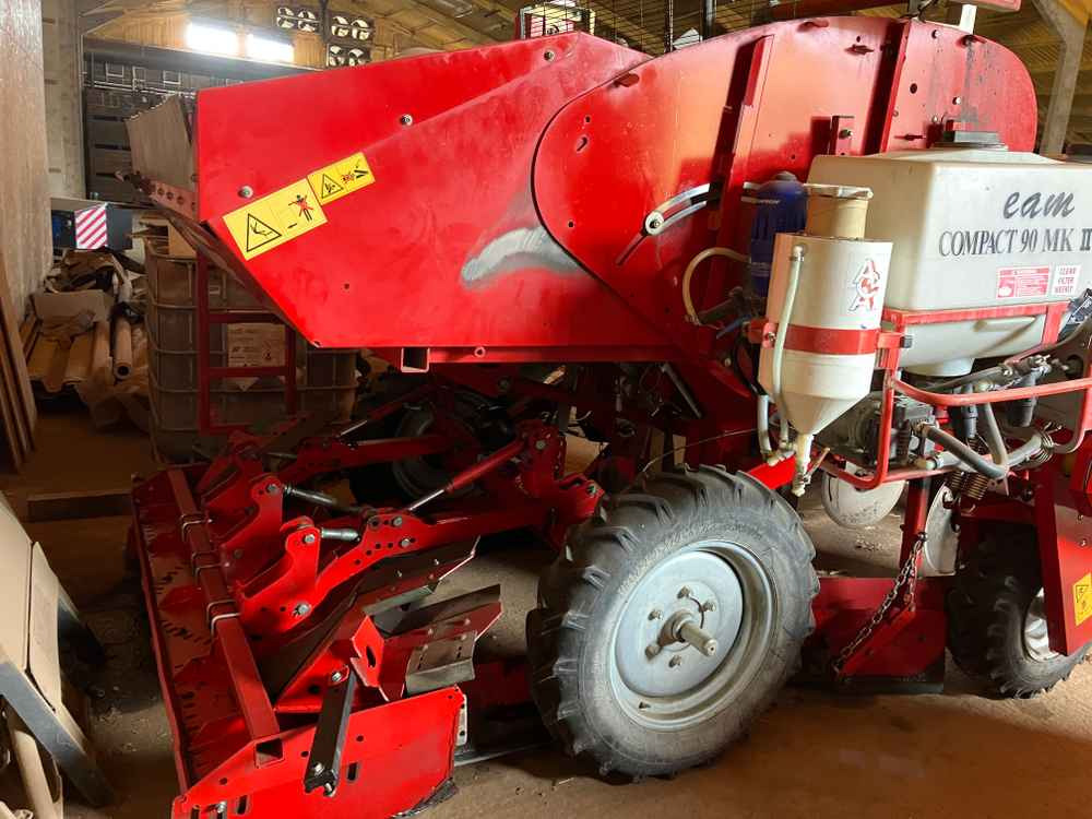 Grimme GL 32 B - آلة حصاد: صور 1 Grimme GL 32 B - آلة حصاد: صور 1