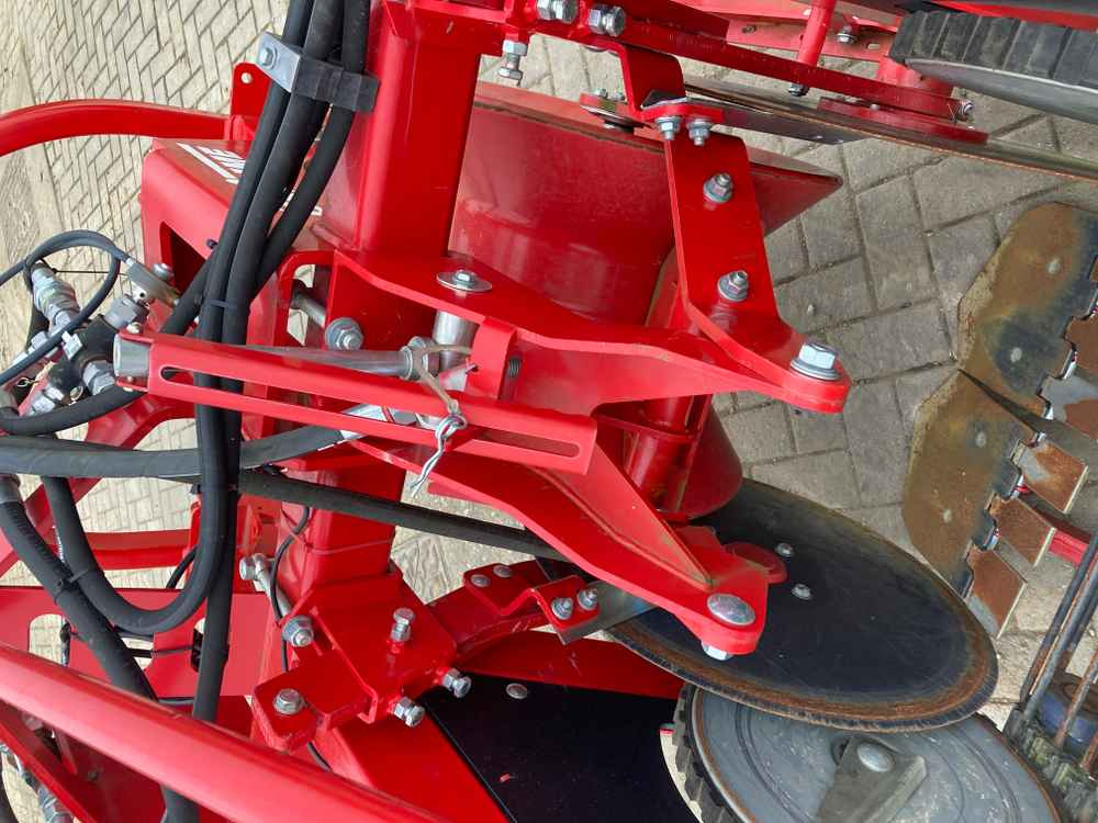 Grimme Grimme WH100 Single Row Potato Windrower - آلة حصاد: صور 3 Grimme Grimme WH100 Single Row Potato Windrower - آلة حصاد: صور 3