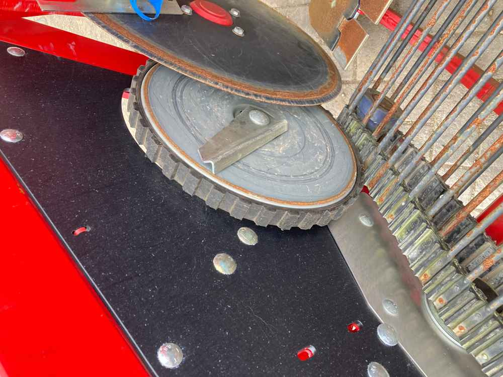 Grimme Grimme WH100 Single Row Potato Windrower - آلة حصاد: صور 4 Grimme Grimme WH100 Single Row Potato Windrower - آلة حصاد: صور 4