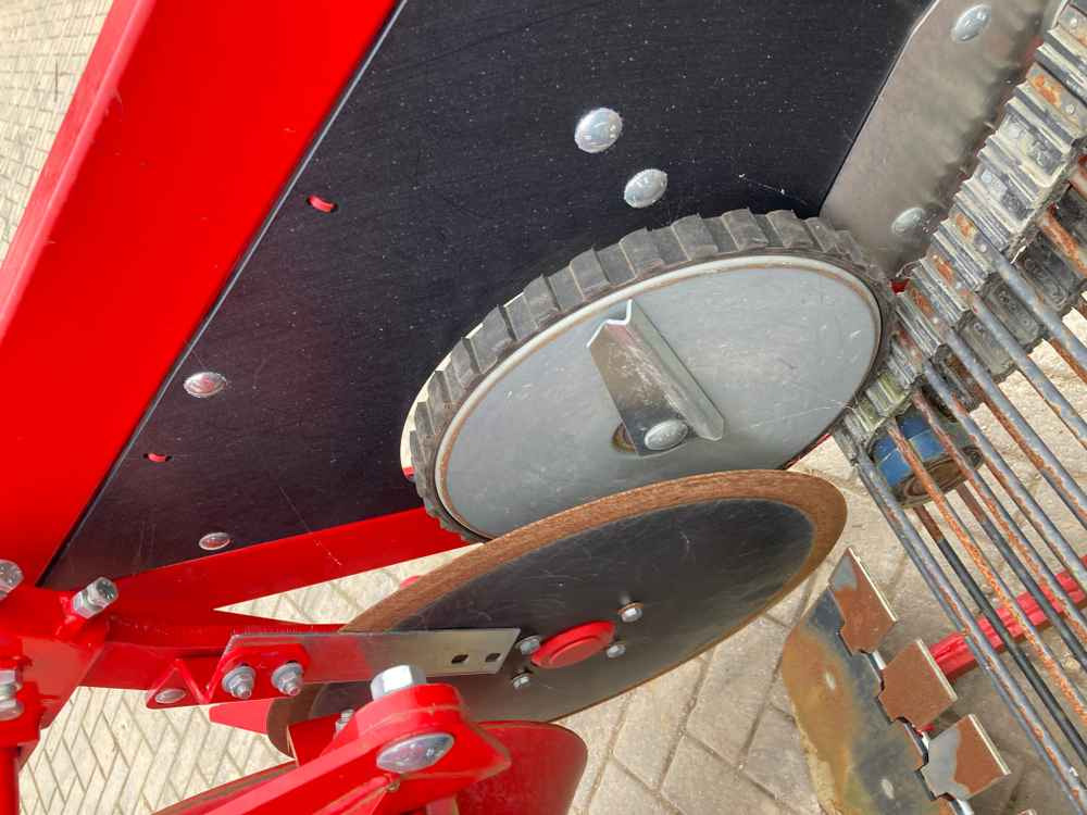 Grimme Grimme WH100 Single Row Potato Windrower - آلة حصاد: صور 5 Grimme Grimme WH100 Single Row Potato Windrower - آلة حصاد: صور 5