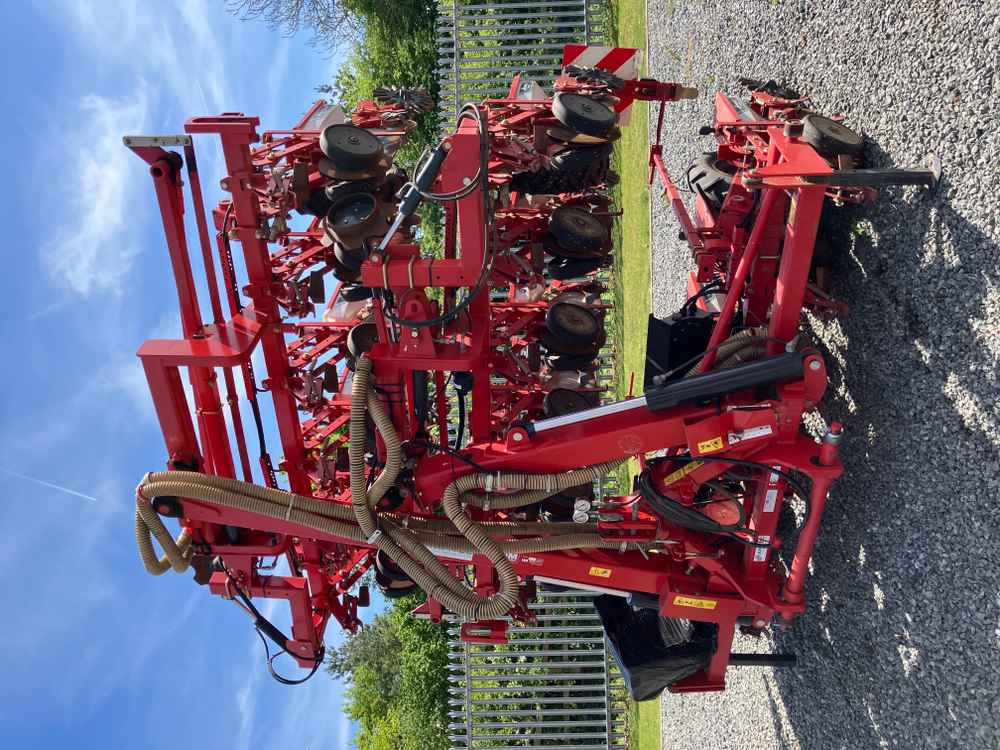 Kverneland Kverneland Monopill, 18 Row, Sugarbeet Drill - معدات بذار: صور 1 Kverneland Kverneland Monopill, 18 Row, Sugarbeet Drill - معدات بذار: صور 1
