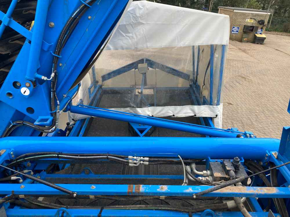 Standen Standen QM 2 Row Trailed Potato Harvester - آلة حصاد: صور 5 Standen Standen QM 2 Row Trailed Potato Harvester - آلة حصاد: صور 5