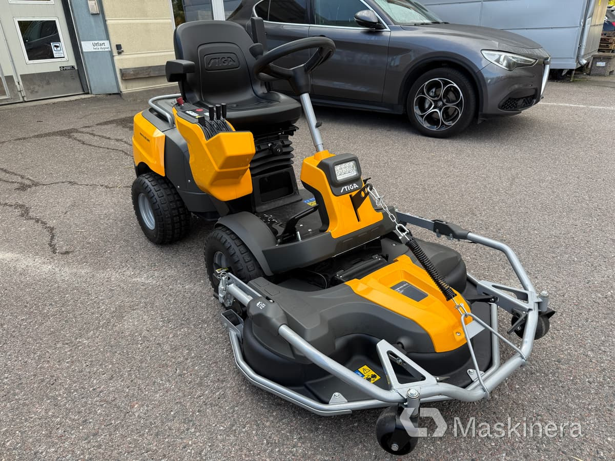 Åkgräsklippare Stiga Park Pro 900 AWX ink Klippaggregat & Snöslunga - جزازة المروج: صور 3 Åkgräsklippare Stiga Park Pro 900 AWX ink Klippaggregat & Snöslunga - جزازة المروج: صور 3