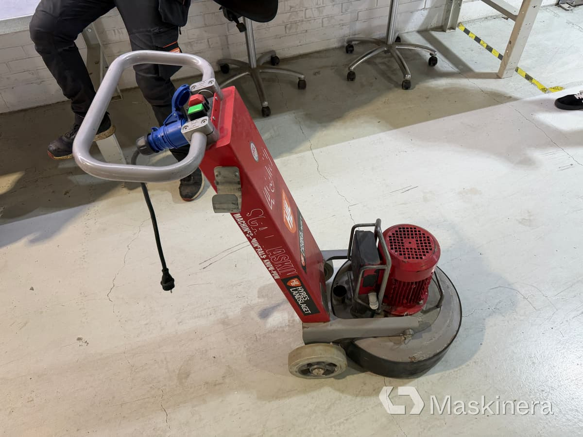 Betongslip Scanmaskin Scan Combiflex 450 - معدات البناء: صور 4 Betongslip Scanmaskin Scan Combiflex 450 - معدات البناء: صور 4