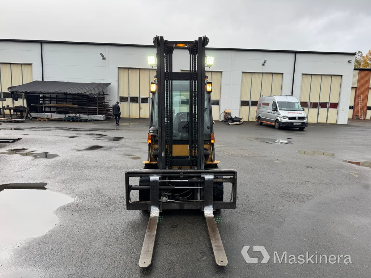 Dieseltruck CAT DP30N - رافعة شوكية ديزل: صور 2 Dieseltruck CAT DP30N - رافعة شوكية ديزل: صور 2