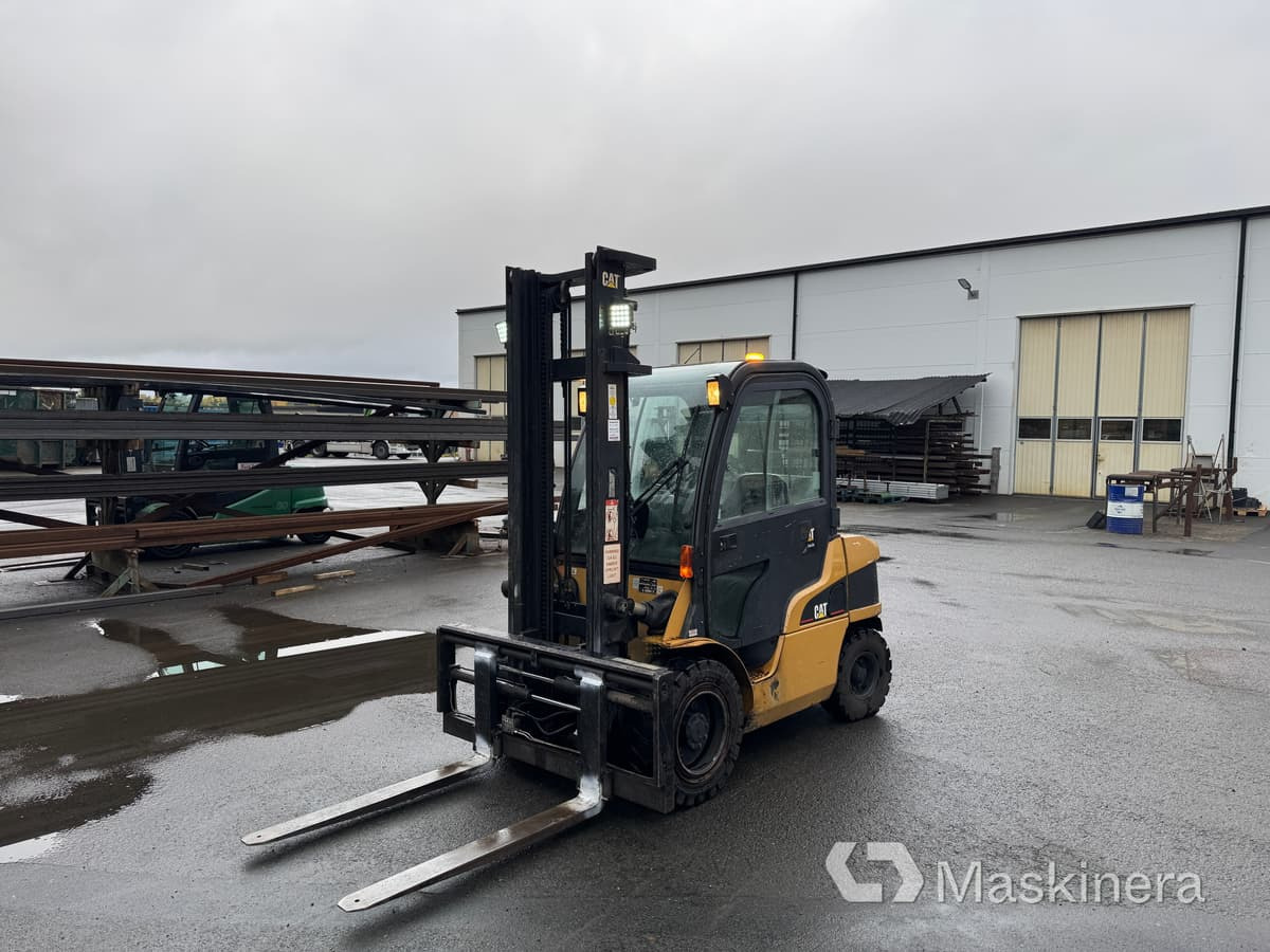 Dieseltruck CAT DP30N - رافعة شوكية ديزل: صور 1 Dieseltruck CAT DP30N - رافعة شوكية ديزل: صور 1