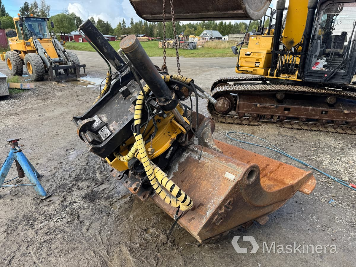 Engcon EC3027GR9 Tiltrotator Engcon med planeringsskopa B27-fäste - بكت حفار: صور 3 Engcon EC3027GR9 Tiltrotator Engcon med planeringsskopa B27-fäste - بكت حفار: صور 3
