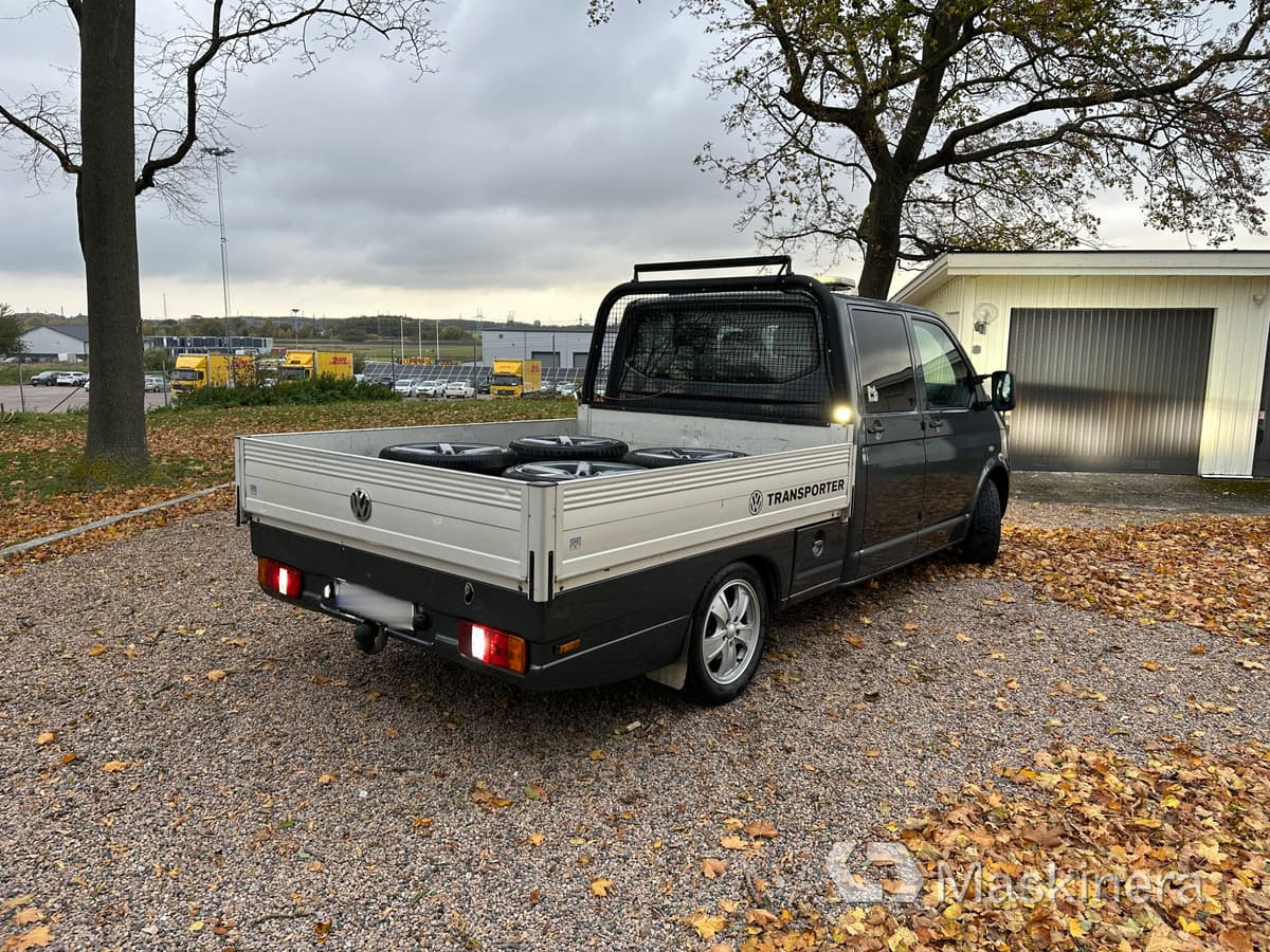 Flakbil Volkswagen Transporter dubbelhytt - فان المدمجة: صور 5 Flakbil Volkswagen Transporter dubbelhytt - فان المدمجة: صور 5