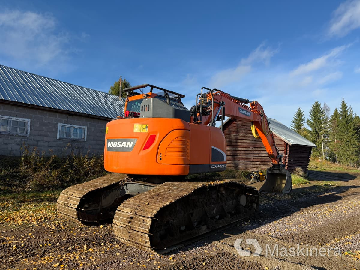 Grävmaskin Doosan DX140LCR-5 / Skördaraggregat 25RH - حفارات زحافة: صور 5 Grävmaskin Doosan DX140LCR-5 / Skördaraggregat 25RH - حفارات زحافة: صور 5