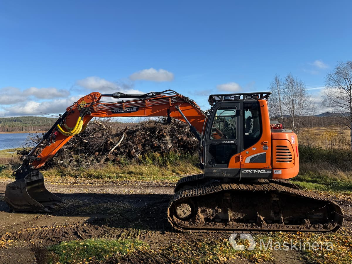 Grävmaskin Doosan DX140LCR-5 / Skördaraggregat 25RH - حفارات زحافة: صور 2 Grävmaskin Doosan DX140LCR-5 / Skördaraggregat 25RH - حفارات زحافة: صور 2