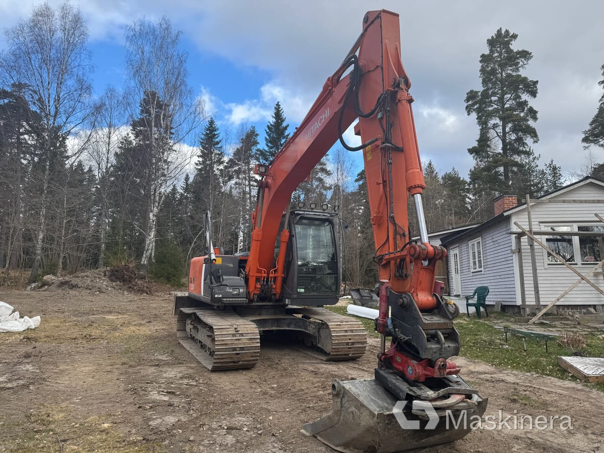 Grävmaskin Hitachi ZX130-3 - حفارات زحافة: صور 3 Grävmaskin Hitachi ZX130-3 - حفارات زحافة: صور 3