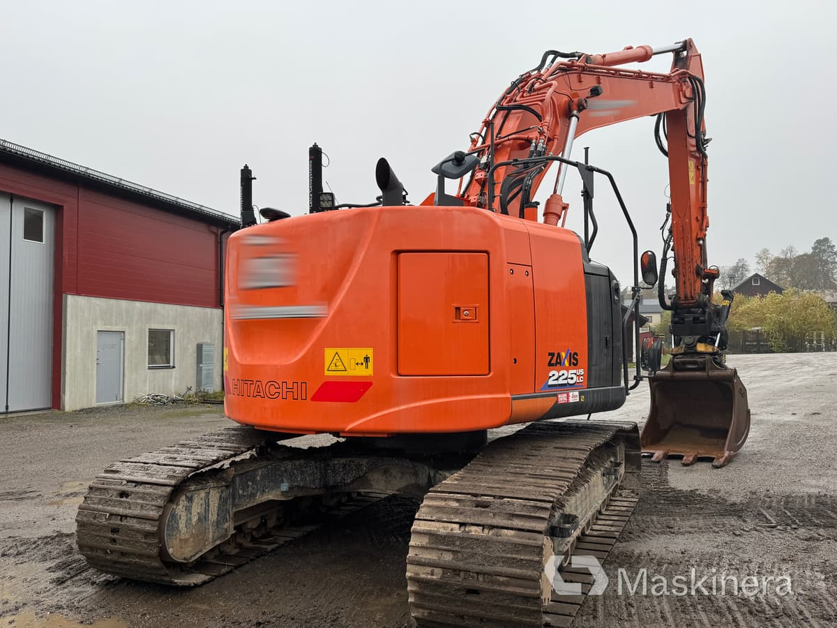 Grävmaskin Hitachi ZX225USLC-6 - حفارات زحافة: صور 5 Grävmaskin Hitachi ZX225USLC-6 - حفارات زحافة: صور 5