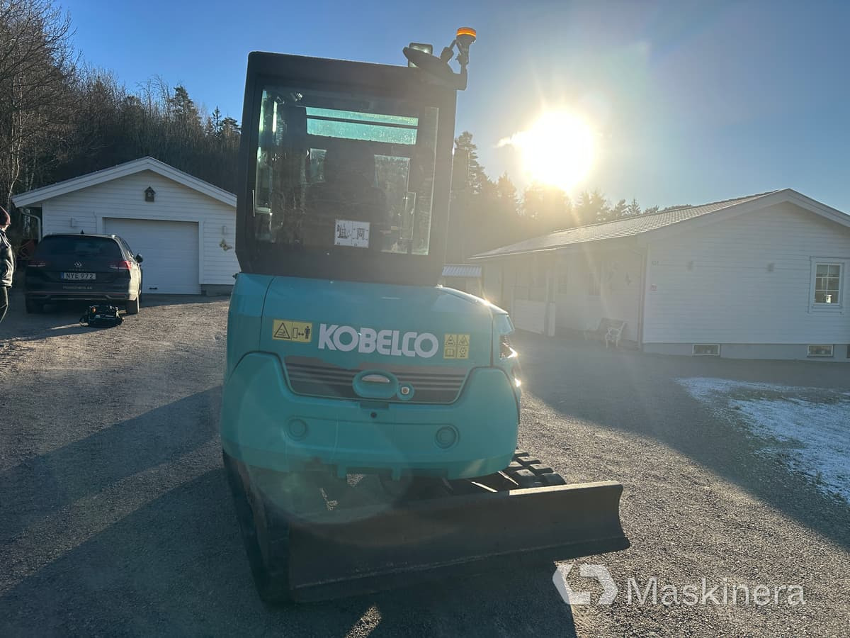 Grävmaskin Kobelco SK26 - حفارات زحافة: صور 4 Grävmaskin Kobelco SK26 - حفارات زحافة: صور 4