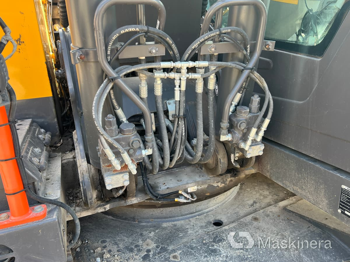 حفارات زحافة Grävmaskin Volvo EC140EL med 3 skopor: صور 11