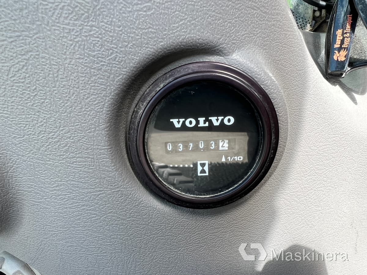 حفارات زحافة Grävmaskin Volvo EC140EL med 3 skopor: صور 48