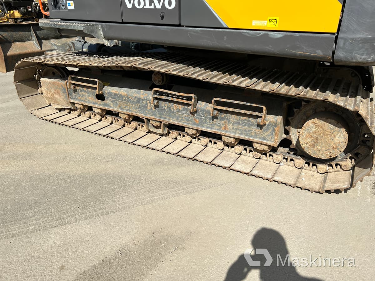 حفارات زحافة Grävmaskin Volvo EC140EL med 3 skopor: صور 16
