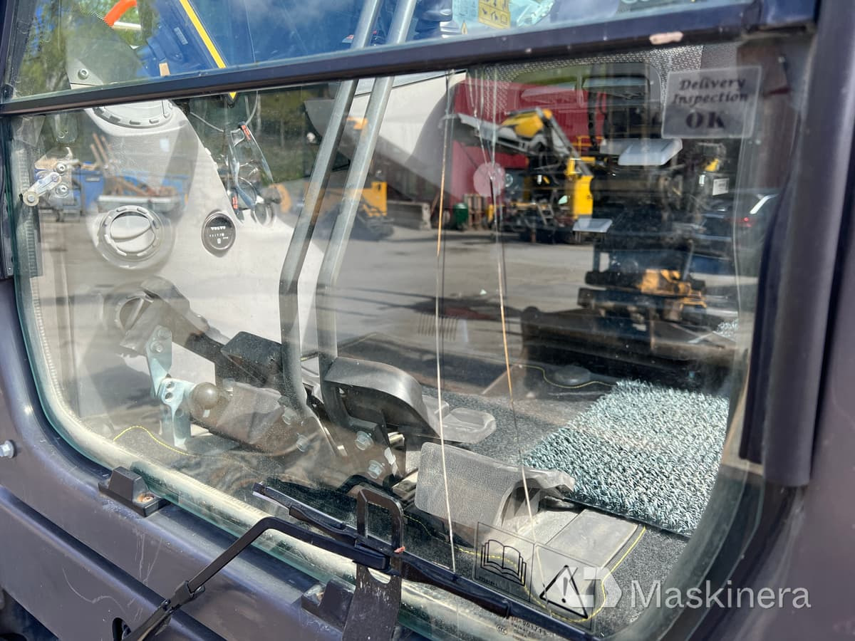 حفارات زحافة Grävmaskin Volvo EC140EL med 3 skopor: صور 50