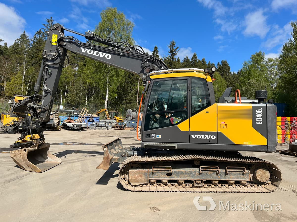 حفارات زحافة Grävmaskin Volvo EC140EL med 3 skopor: صور 7