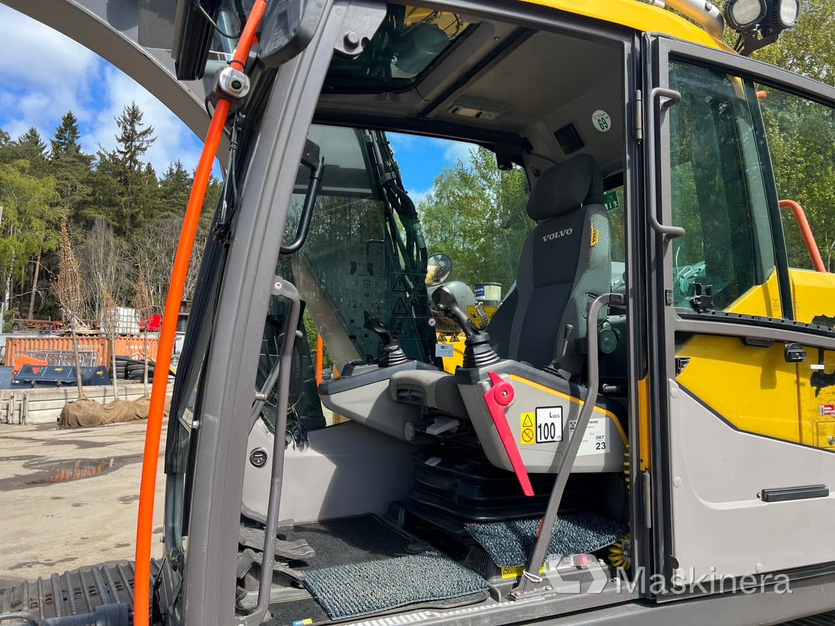 حفارات زحافة Grävmaskin Volvo EC140EL med 3 skopor: صور 38