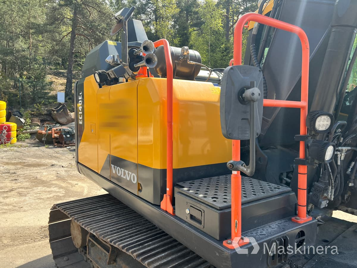 حفارات زحافة Grävmaskin Volvo EC140EL med 3 skopor: صور 12