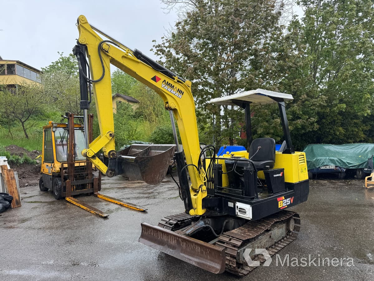 Grävmaskin Yanmar B25V med redskap & transportsläp - حفارات زحافة: صور 1 Grävmaskin Yanmar B25V med redskap & transportsläp - حفارات زحافة: صور 1