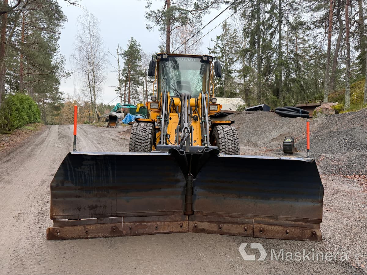 Hjullastare Volvo L50E med tillbehör - اللودر بعجل: صور 2 Hjullastare Volvo L50E med tillbehör - اللودر بعجل: صور 2