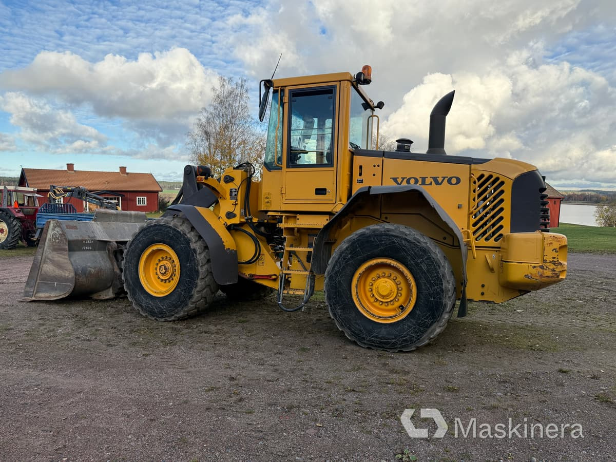 Hjullastare Volvo L90E med tillbehör - اللودر بعجل: صور 2 Hjullastare Volvo L90E med tillbehör - اللودر بعجل: صور 2