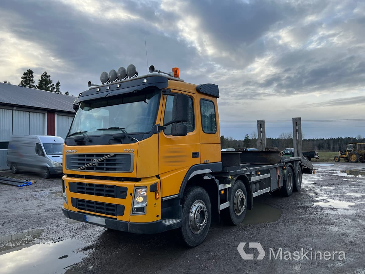 Lastbil Volvo FM9 380 för kompressor & borrigg - شاحنات مسطحة: صور 1 Lastbil Volvo FM9 380 för kompressor & borrigg - شاحنات مسطحة: صور 1