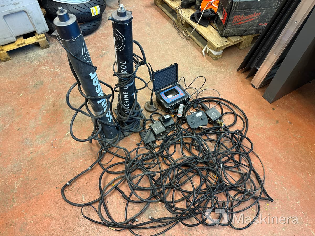 Maskinstyrning Leica Scanlaser XC14 - مِکشاف - آلات البناء: صور 1 Maskinstyrning Leica Scanlaser XC14 - مِکشاف - آلات البناء: صور 1