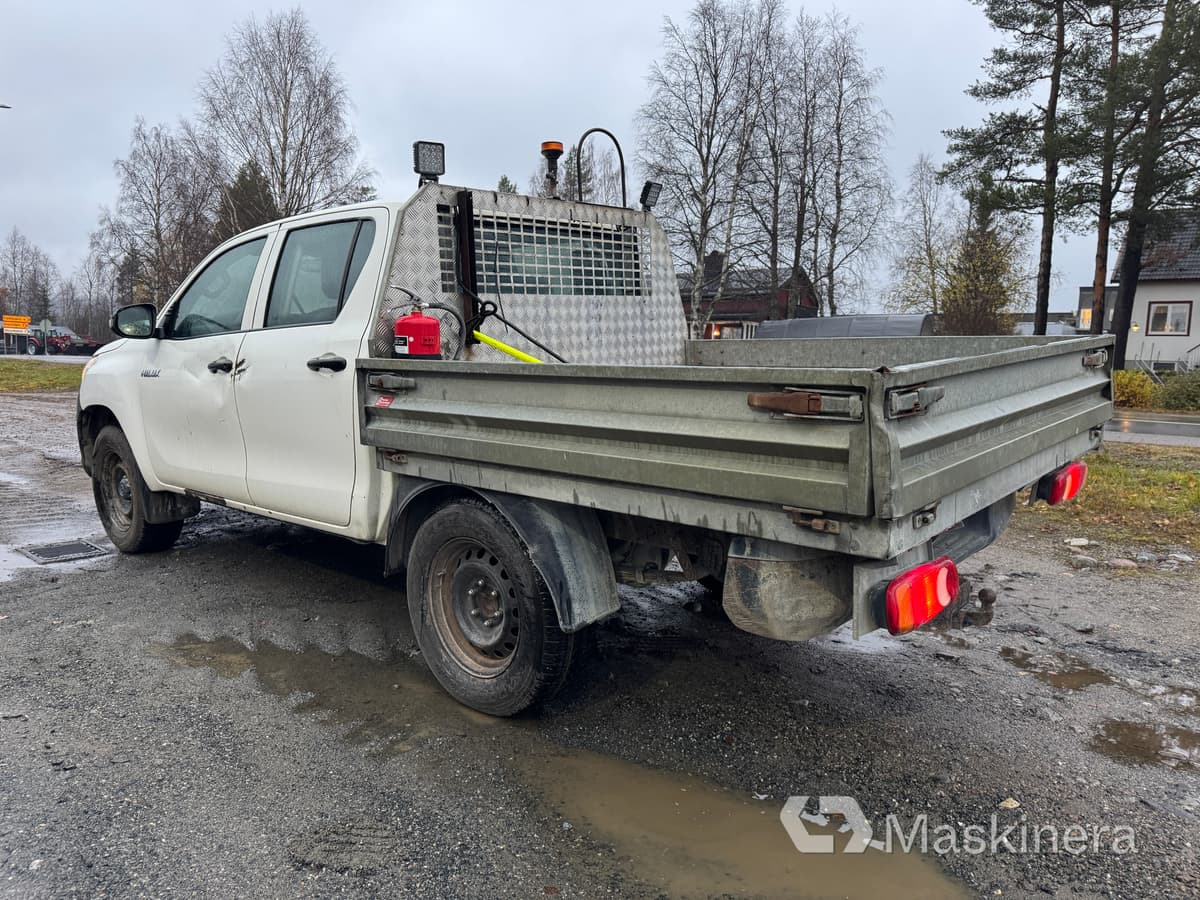Pickup Toyota Hilux -18 Dubbelhytt - فان المدمجة: صور 3 Pickup Toyota Hilux -18 Dubbelhytt - فان المدمجة: صور 3