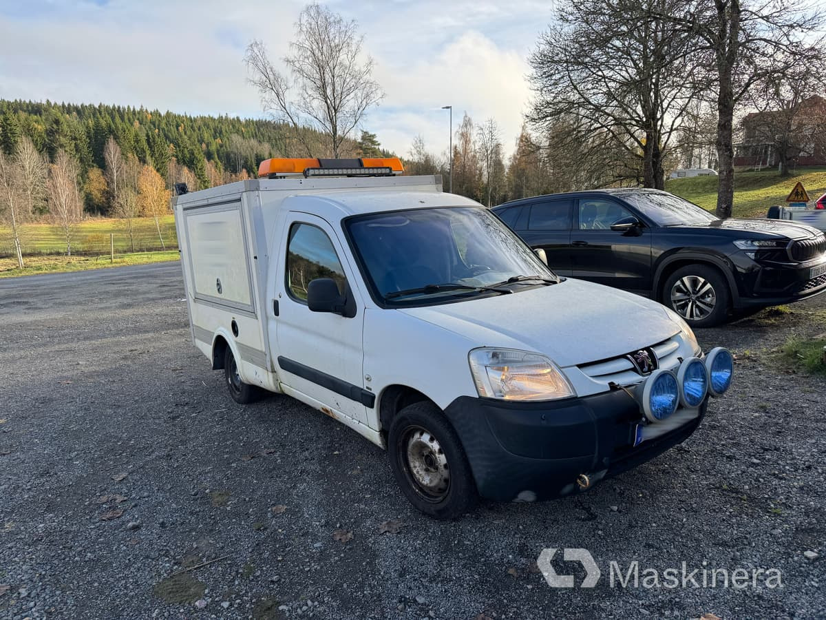 Skåpbil Peugeot Partner 1.6 HDI - فان المدمجة: صور 3 Skåpbil Peugeot Partner 1.6 HDI - فان المدمجة: صور 3