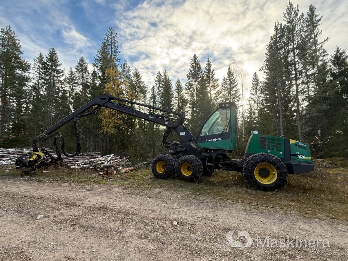 Skördare Timberjack 1070 - الحصادات: صور 3 Skördare Timberjack 1070 - الحصادات: صور 3