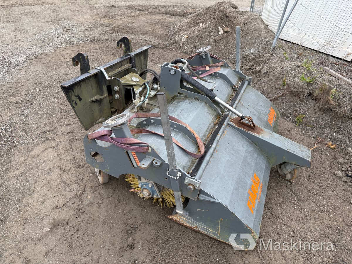 Sopvals med uppsamlare Fjärås FS 520 - سياره كنس شوارع: صور 5 Sopvals med uppsamlare Fjärås FS 520 - سياره كنس شوارع: صور 5