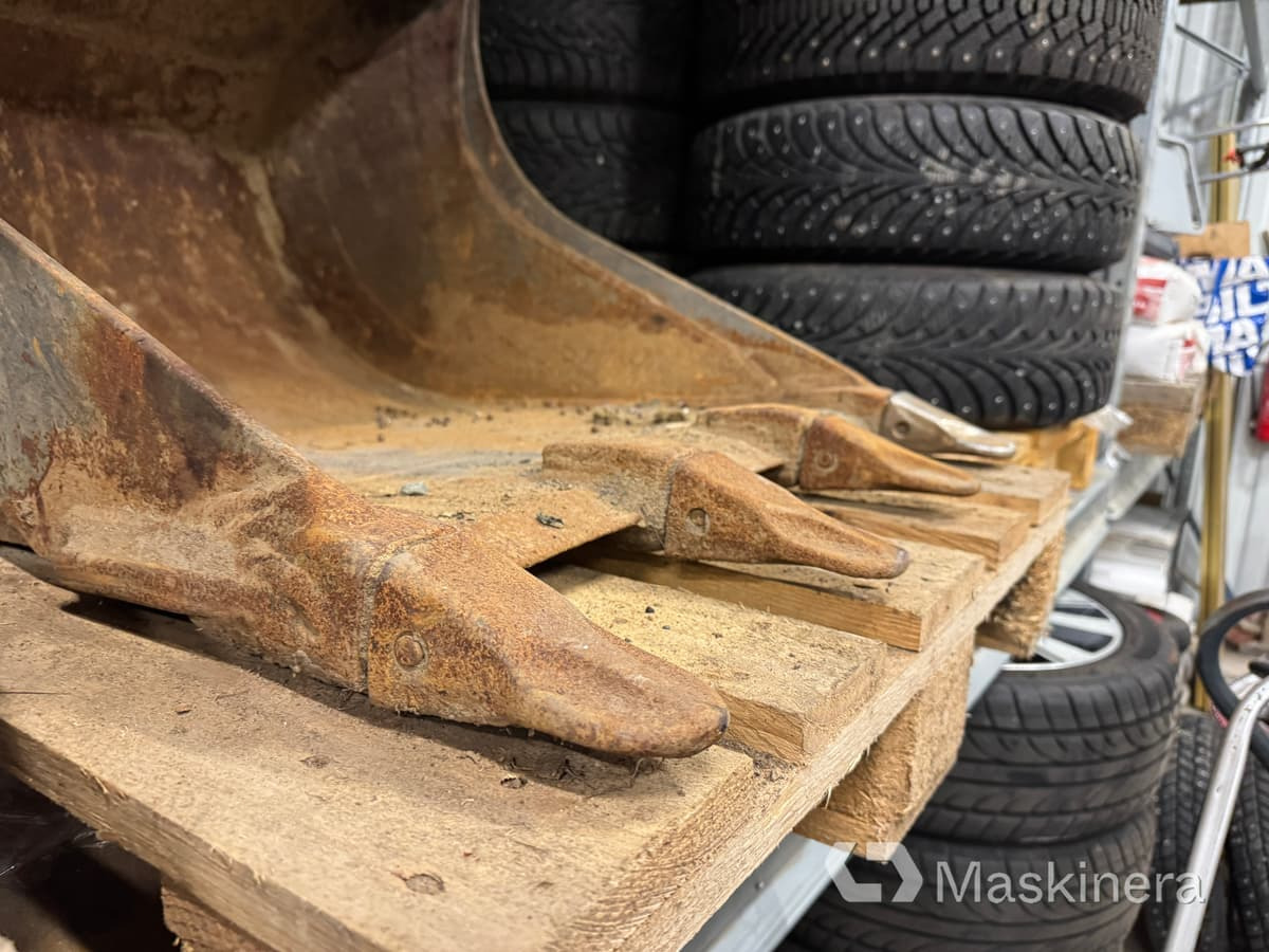 Tandad Grävskopa Götene G 230 S40 - بكت حفار: صور 5 Tandad Grävskopa Götene G 230 S40 - بكت حفار: صور 5