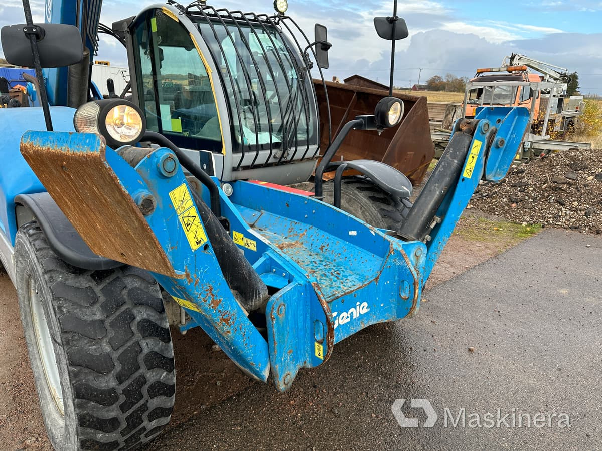 رافعة تلسكوبية Teleskoplastare Genie GTH 4017SX + redskap: صور 40 رافعة تلسكوبية Teleskoplastare Genie GTH 4017SX + redskap: صور 40