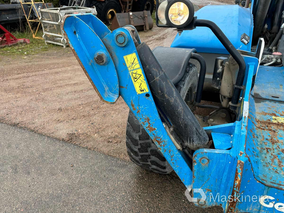 رافعة تلسكوبية Teleskoplastare Genie GTH 4017SX + redskap: صور 49 رافعة تلسكوبية Teleskoplastare Genie GTH 4017SX + redskap: صور 49