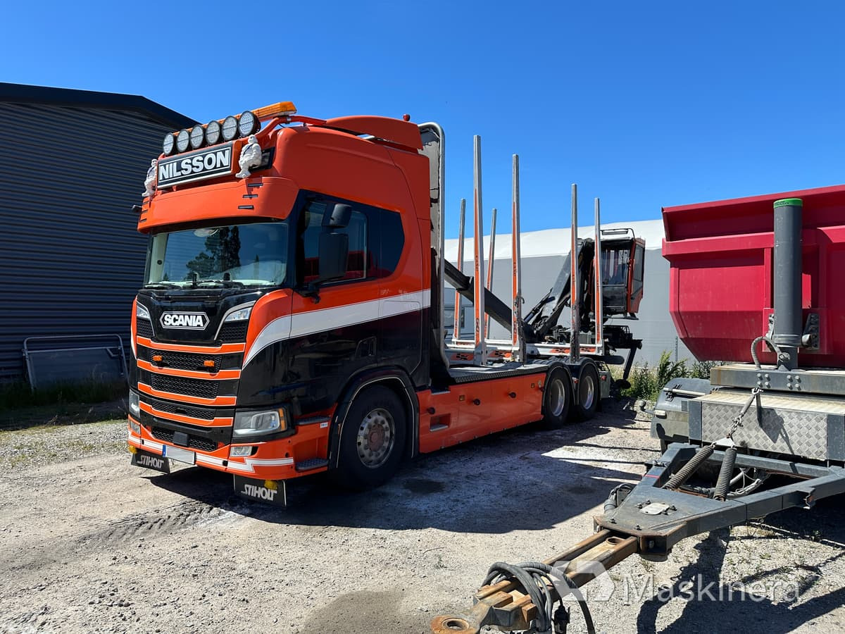 Timmerbil Scania R650B 6X4 NB + Släp - شاحنة قطع الأشجار: صور 3 Timmerbil Scania R650B 6X4 NB + Släp - شاحنة قطع الأشجار: صور 3