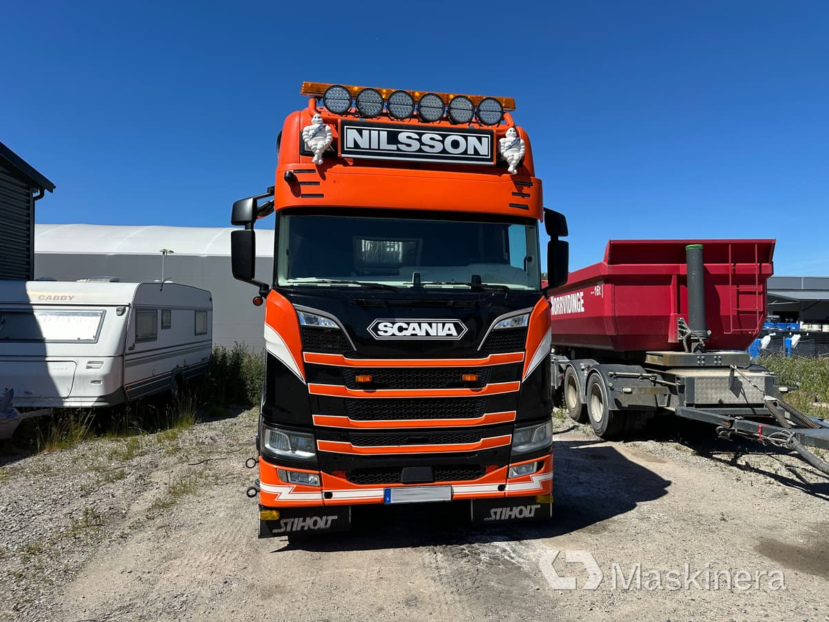 Timmerbil Scania R650B 6X4 NB + Släp - شاحنة قطع الأشجار: صور 2 Timmerbil Scania R650B 6X4 NB + Släp - شاحنة قطع الأشجار: صور 2