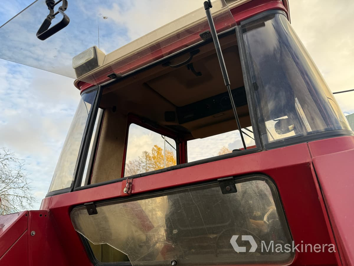 جرار Traktor International 956 AXL med skogsvagn och kran: صور 29 جرار Traktor International 956 AXL med skogsvagn och kran: صور 29