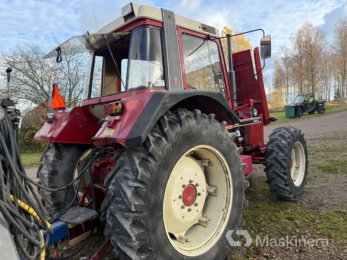 جرار Traktor International 956 AXL med skogsvagn och kran: صور 25 جرار Traktor International 956 AXL med skogsvagn och kran: صور 25