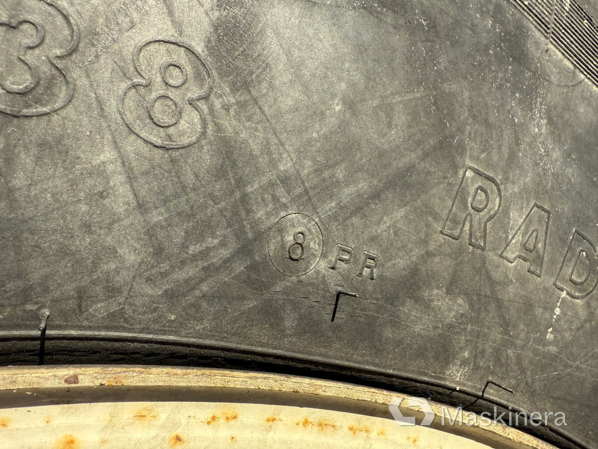 جرار Traktor International 956 AXL med skogsvagn och kran: صور 24 جرار Traktor International 956 AXL med skogsvagn och kran: صور 24