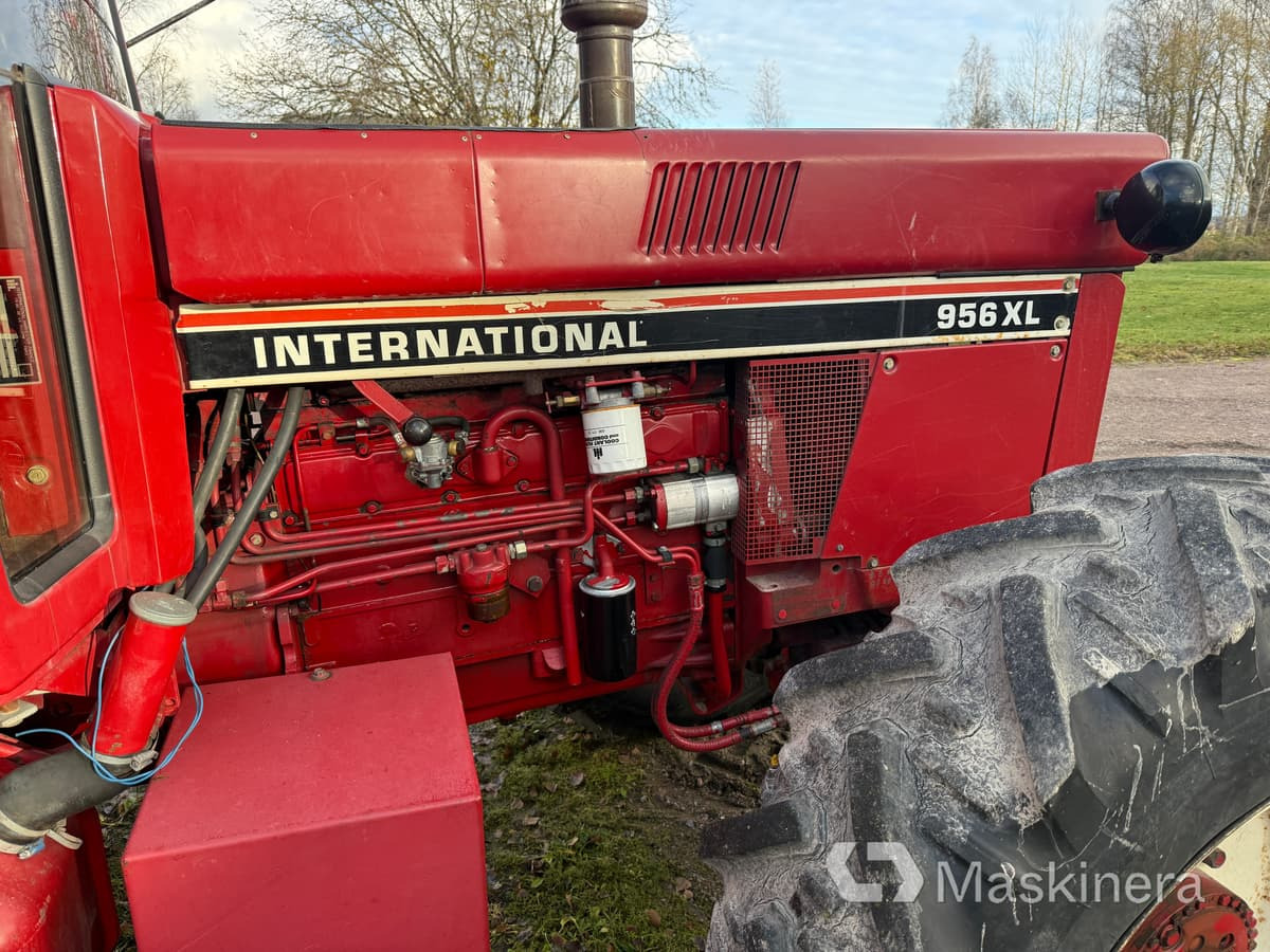 جرار Traktor International 956 AXL med skogsvagn och kran: صور 18 جرار Traktor International 956 AXL med skogsvagn och kran: صور 18
