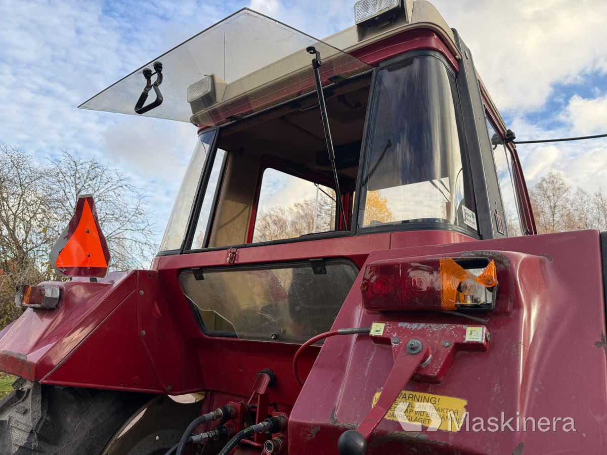 جرار Traktor International 956 AXL med skogsvagn och kran: صور 26 جرار Traktor International 956 AXL med skogsvagn och kran: صور 26