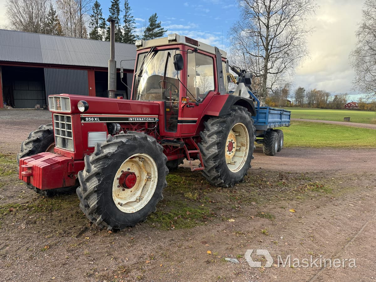 جرار Traktor International 956 AXL med skogsvagn och kran: صور 8 جرار Traktor International 956 AXL med skogsvagn och kran: صور 8