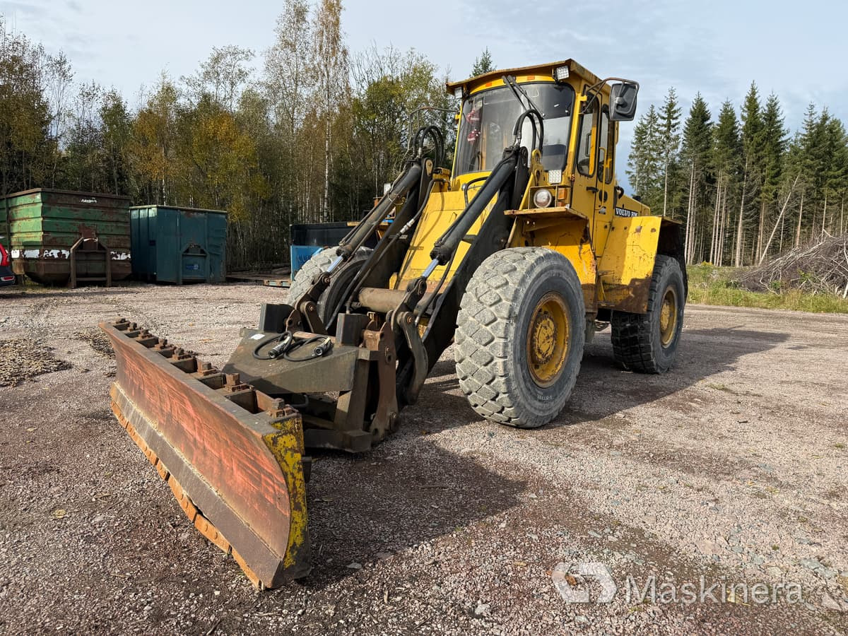 Volvo BM L70 Hjullastare Volvo L70 med snöredskap - اللودر بعجل: صور 3 Volvo BM L70 Hjullastare Volvo L70 med snöredskap - اللودر بعجل: صور 3