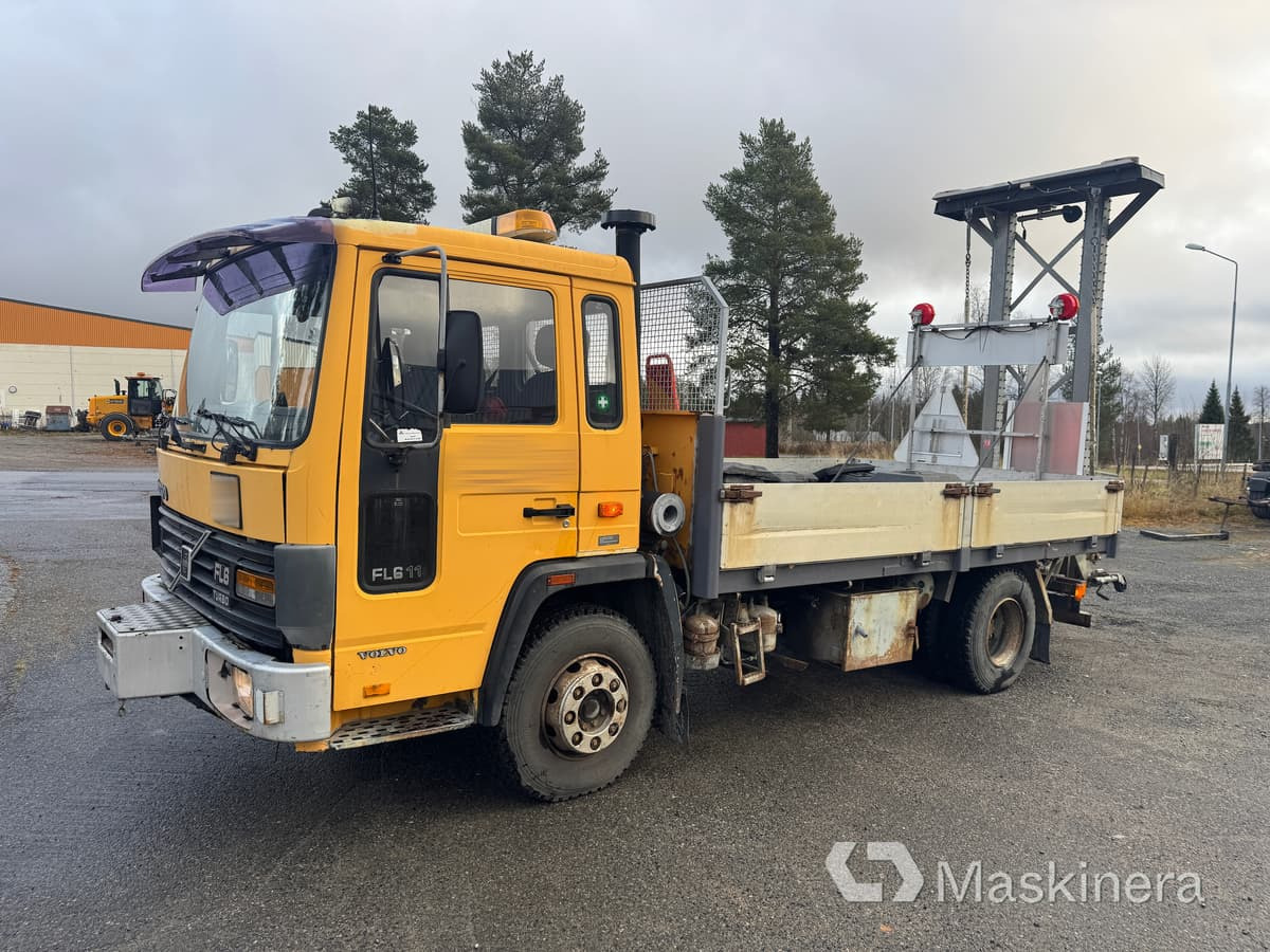 Volvo FL611 4X2 TMA-bil Volvo FL611 - شاحنات مسطحة: صور 1 Volvo FL611 4X2 TMA-bil Volvo FL611 - شاحنات مسطحة: صور 1